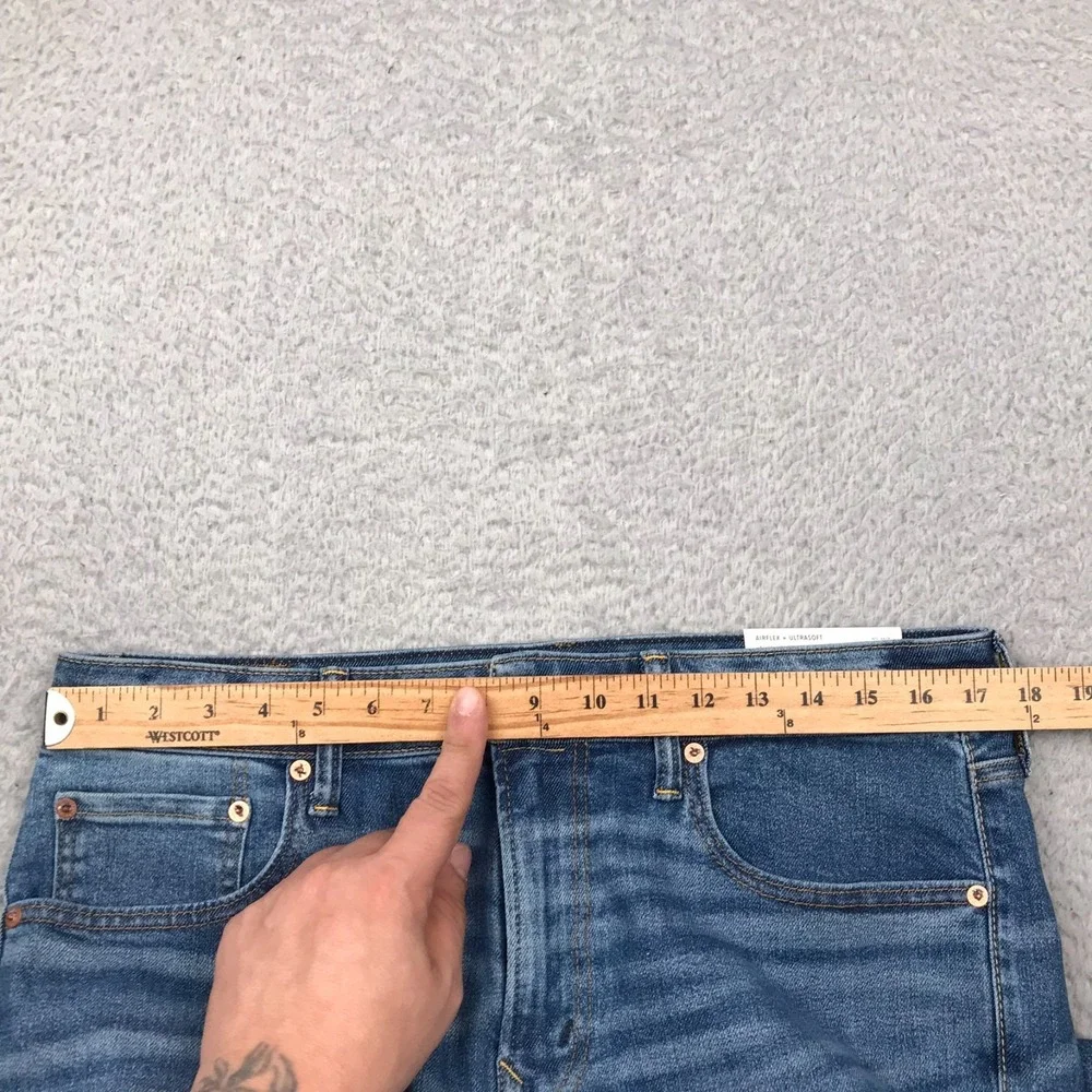 American Eagle Jeans Mens 34x32 Original Straight Stretch Stone Wash Denim NEW